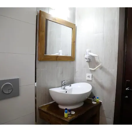 Remsey Hotel * Кешме